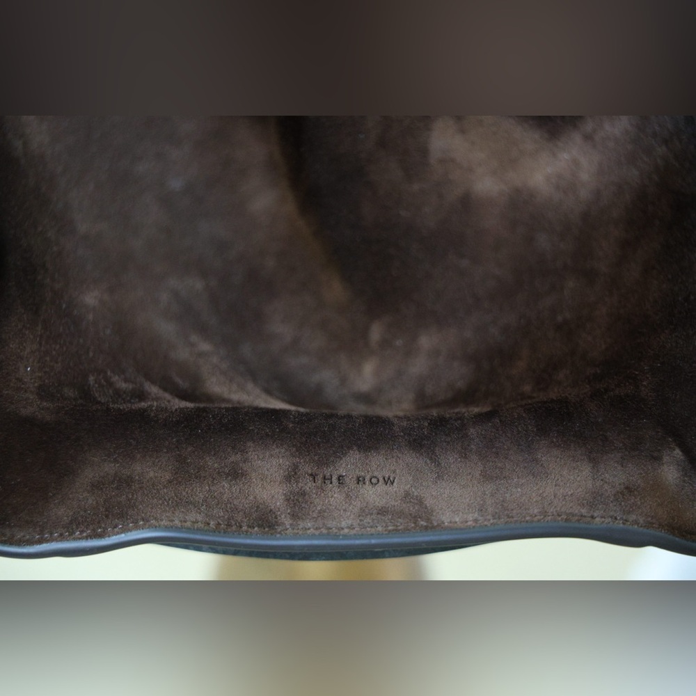 ❌SOLD❌ THE ROW SOFT MARGAUX 15 BAG IN MOCHA SUEDE - Picture 9 of 16